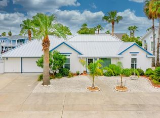 21 Flamingo Rd, Rockport, TX 78382