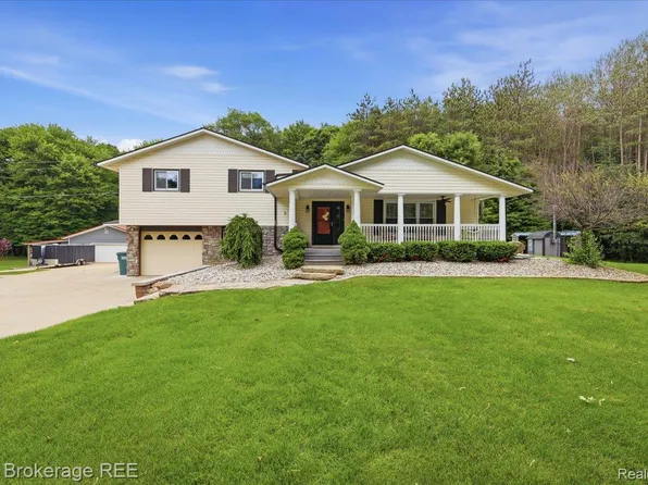 440 N Elm Grove Rd, Lapeer, MI 48446