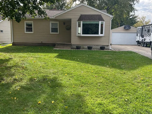 315 3rd St, Washburn, IA 50702