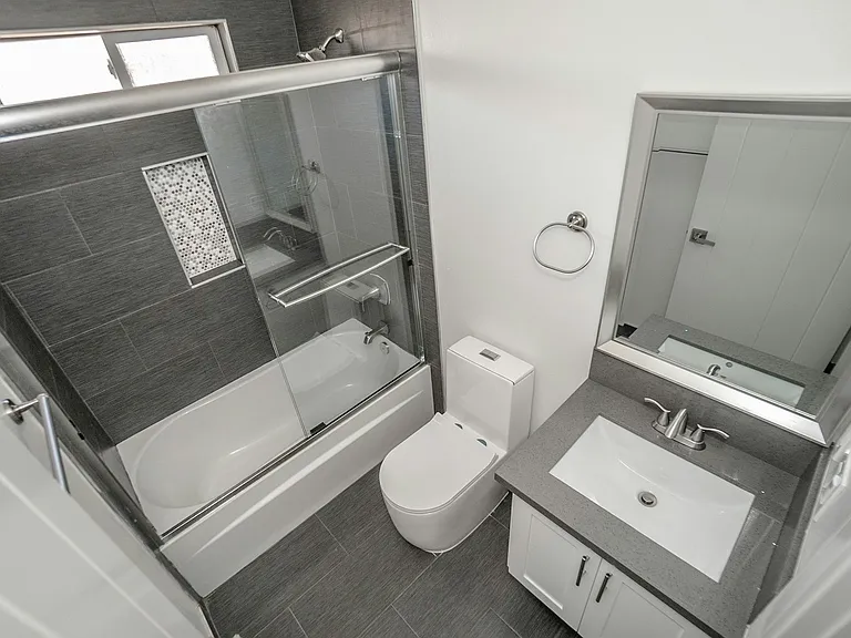 3915 Brighton Ave #1/2 — Photo 3