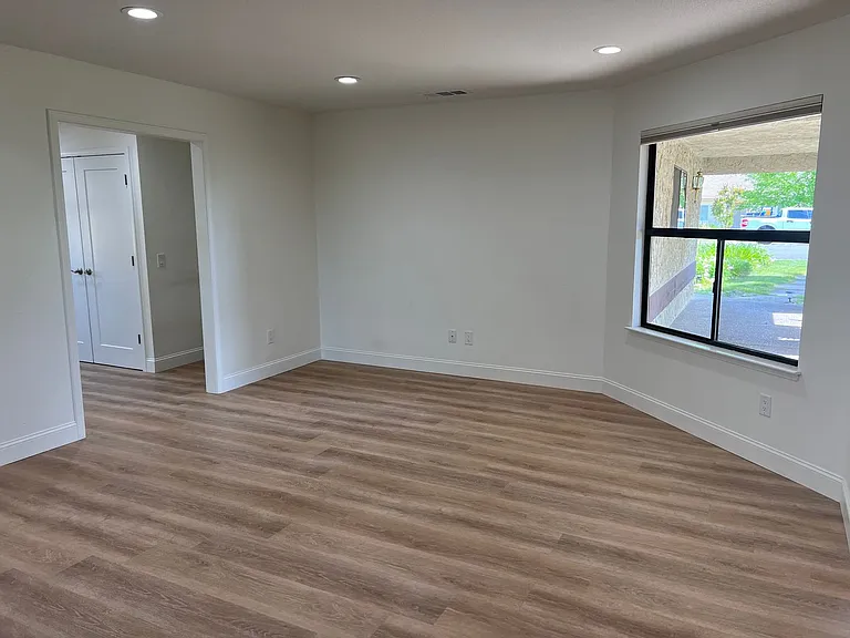 4177 Villa Dr — Photo 25