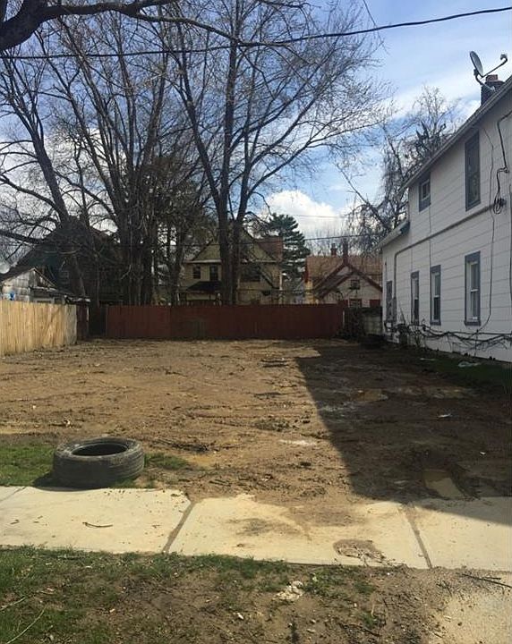 1st image of 3787 W 38th St