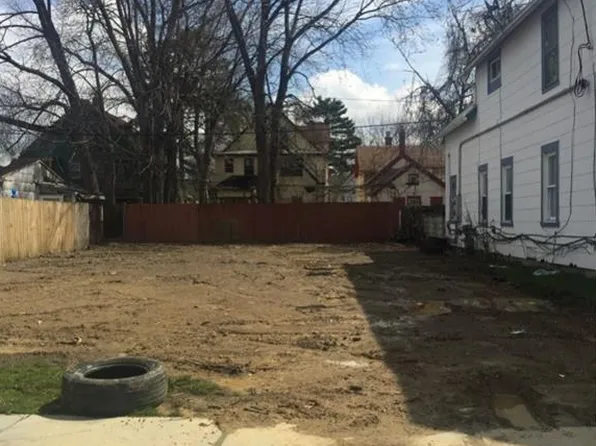 3787 W 38th St, Cleveland, OH 44109