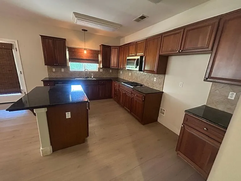 5211 W Elkhorn Ct — Photo 15