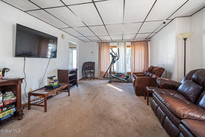 4th image of 2501 Oaklawn Avenue