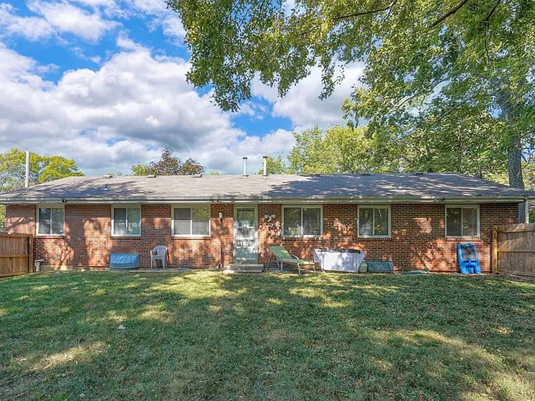 7909 Grandview St — Photo 40