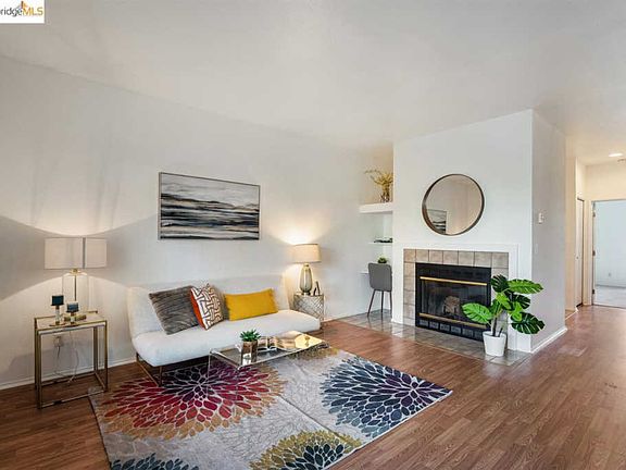 4th image of 11 Bayside Ct