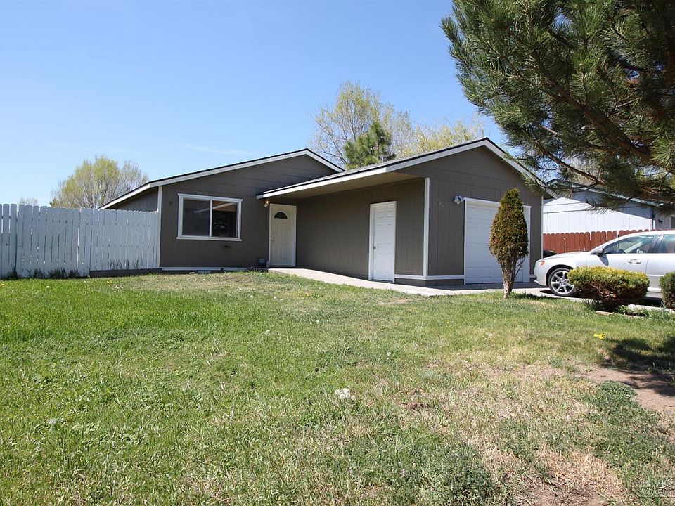 1st image of 909 SE Algonquian Ct