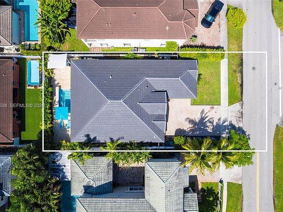 3rd image of 14918 SW 10th St