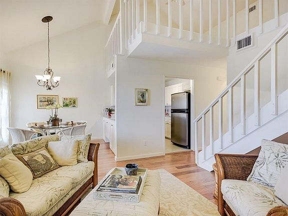 3rd image of 1610 Waterston Ave APT 12
