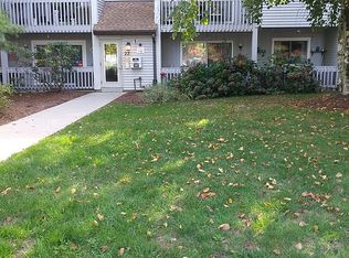 2211 Franklin Crossing Rd, Franklin, MA 02038