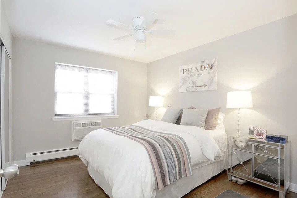 1st image of 525-26 W Oakdale Ave #410