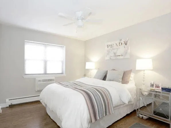 525-26 W Oakdale Ave #410, Chicago, IL 60657