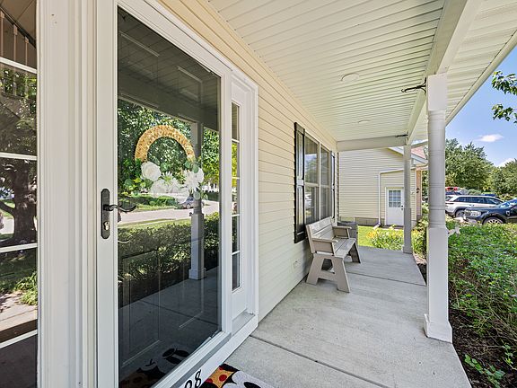 3rd image of 1198 Bridgeview Pl