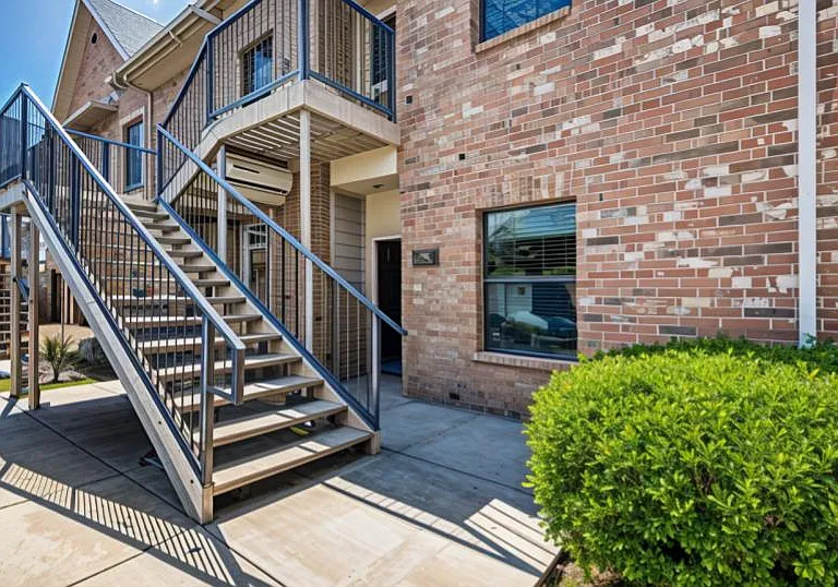 1805 Signal Ridge Pl #1805 — Photo 1