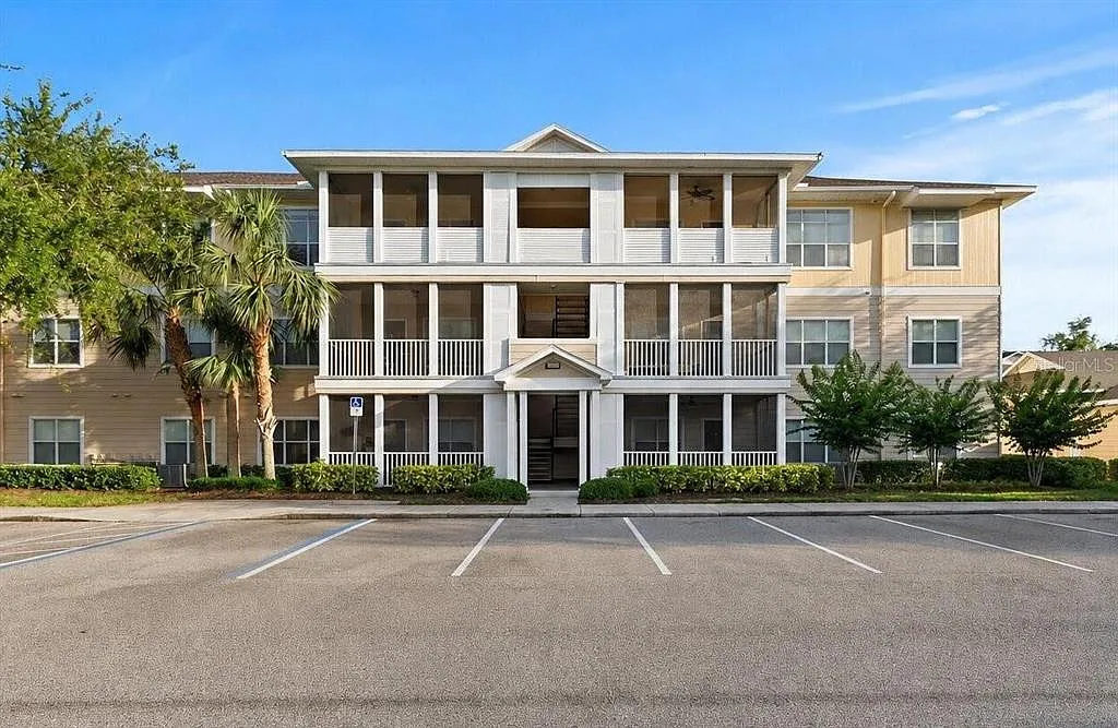 2 bed, 2.0 bath, 1048 sqft, $1,700 — Photo 1