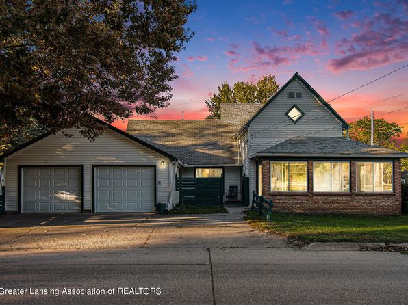 318 S Shiawassee St, Corunna, MI 48817