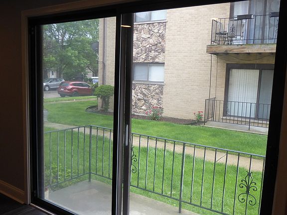 4th image of 8504 W Catherine Ave Unit 1S