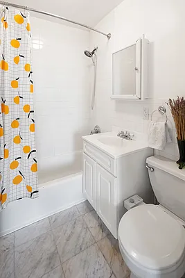 Sold by Realty Collective | media 6