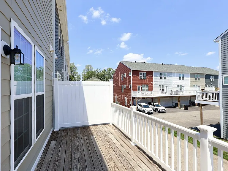425 Randolph View Dr — Photo 14