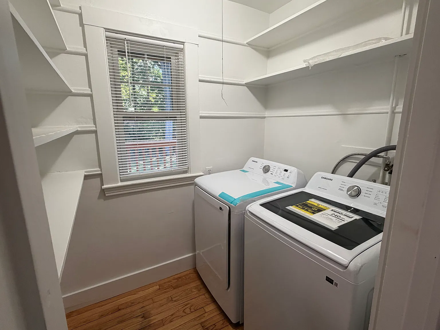 4 bed, 2000 sqft, $4,350 — Photo 4