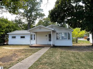 822 E State St, Traverse City, MI 49686