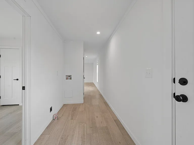 408 NW 8th St #12 — Photo 5