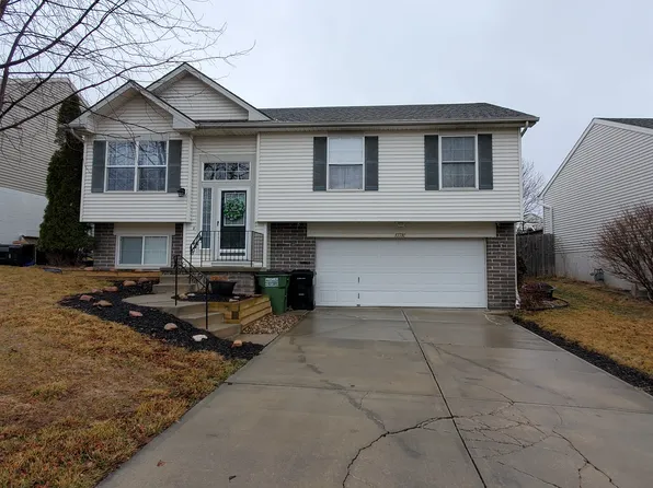 17710 Lillian St, Omaha, NE 68136