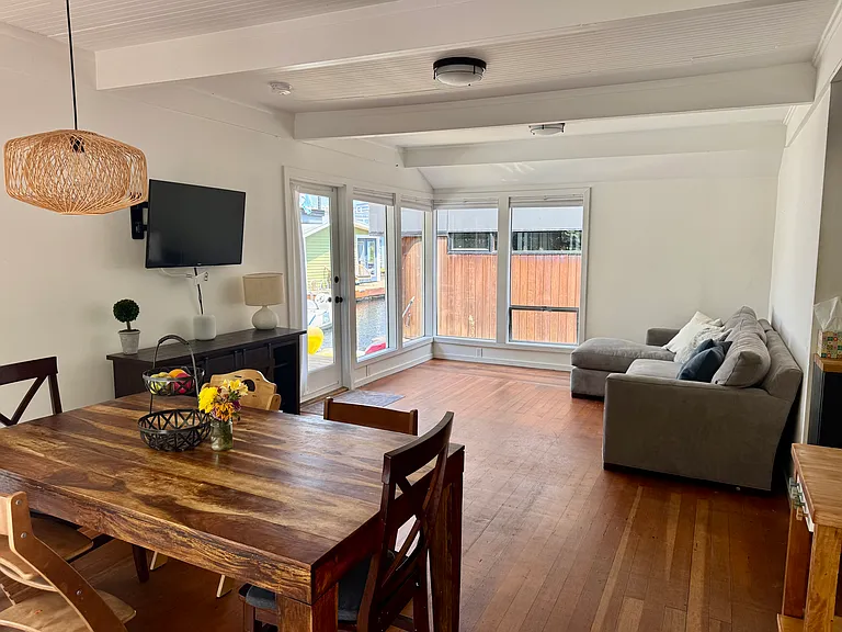 3146 Portage Bay Pl E #I — Photo 5