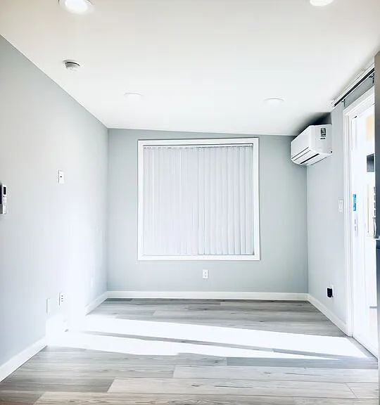 1056 Winchester Ave #B — Photo 8