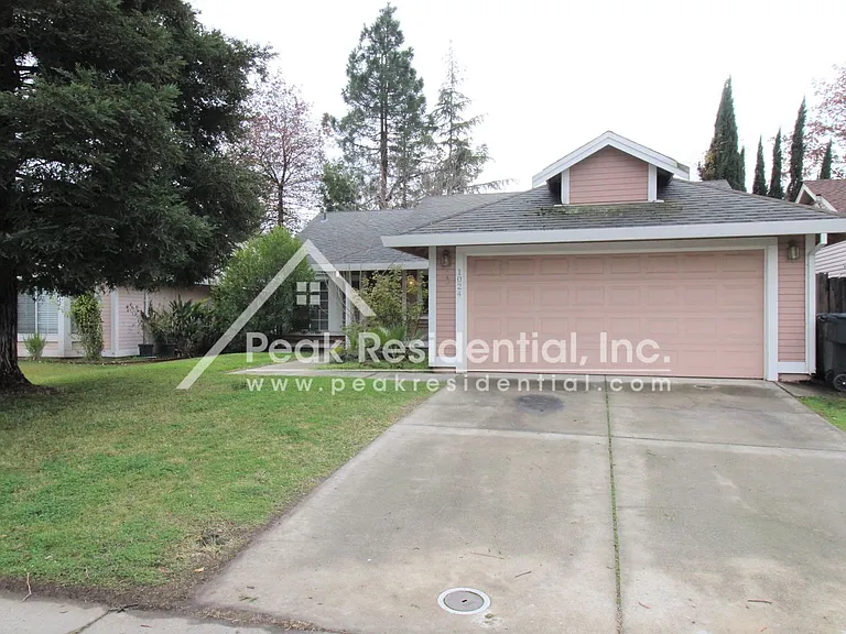 1024 Moreno Way — Photo 2