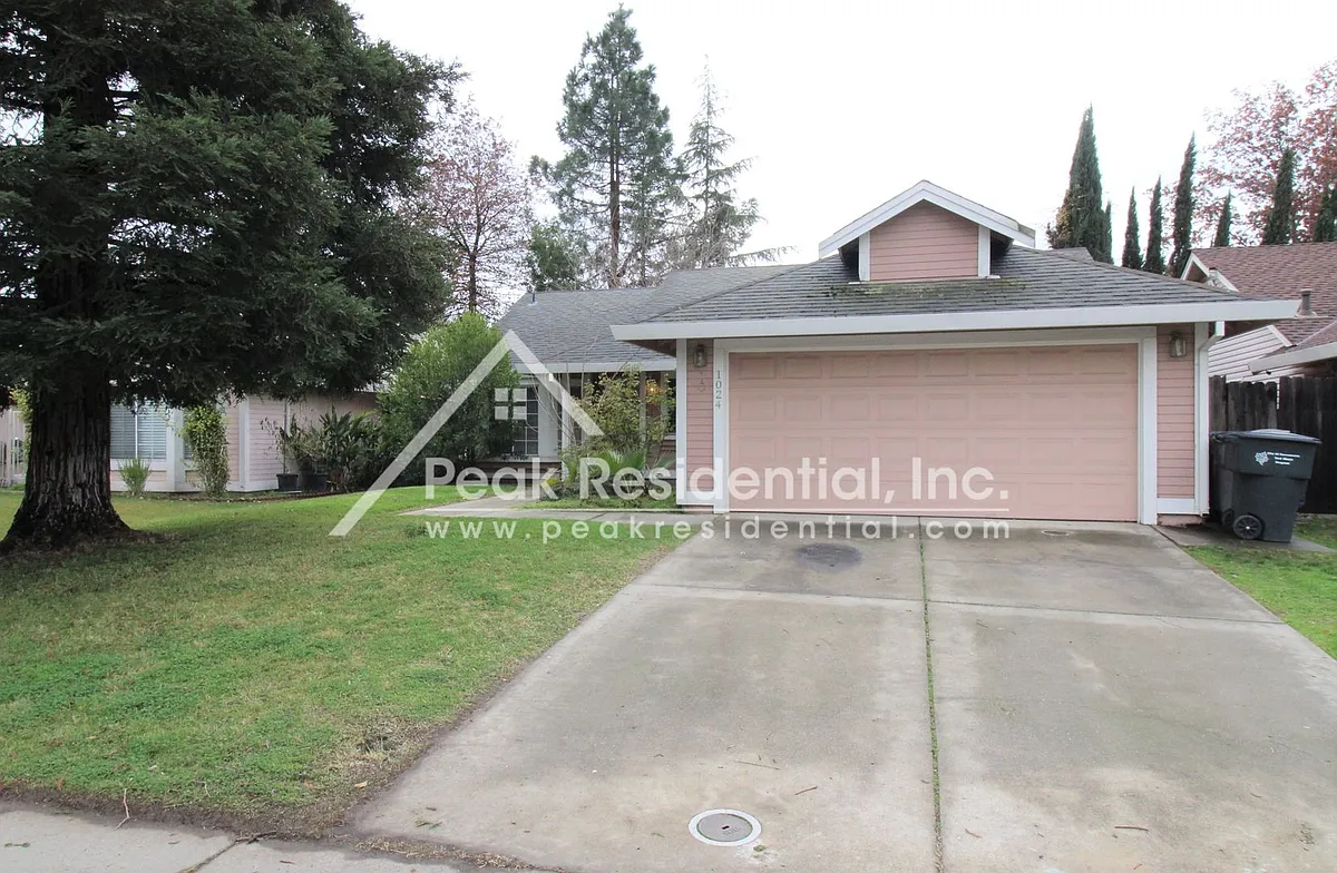Building Photo - 1024 Moreno Way