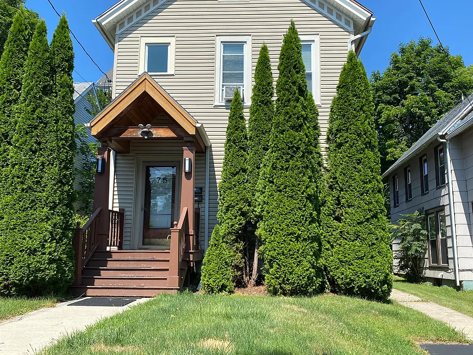 75 Oak St