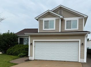 828 73rd St NE, Cedar Rapids, IA 52402