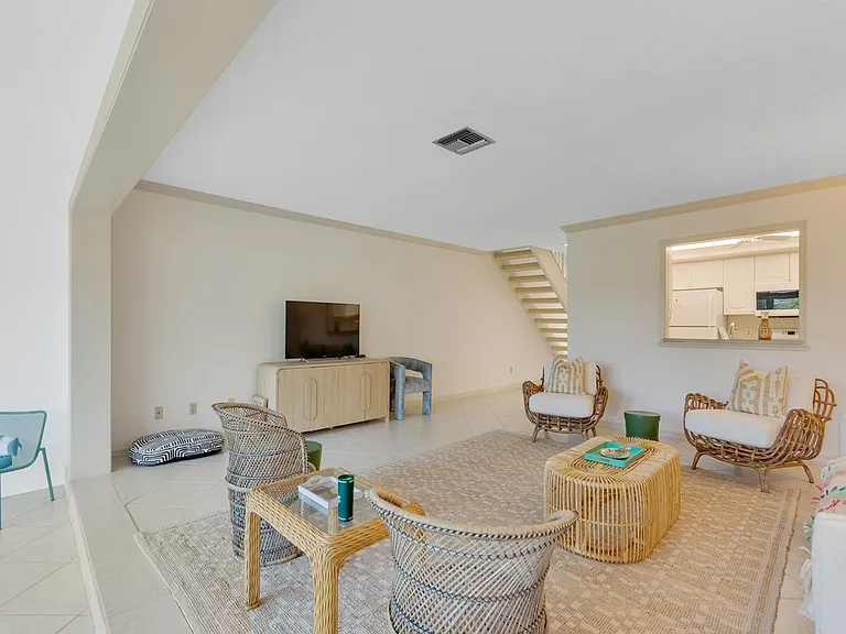 300 Harbour Dr #308E — Photo 16