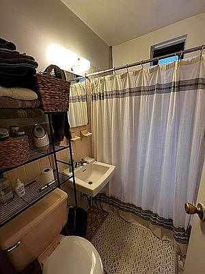 5th image of 229 E 84th St APT 4B
