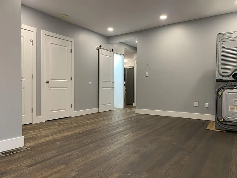 2 Rockview Ave #1 — Photo 10