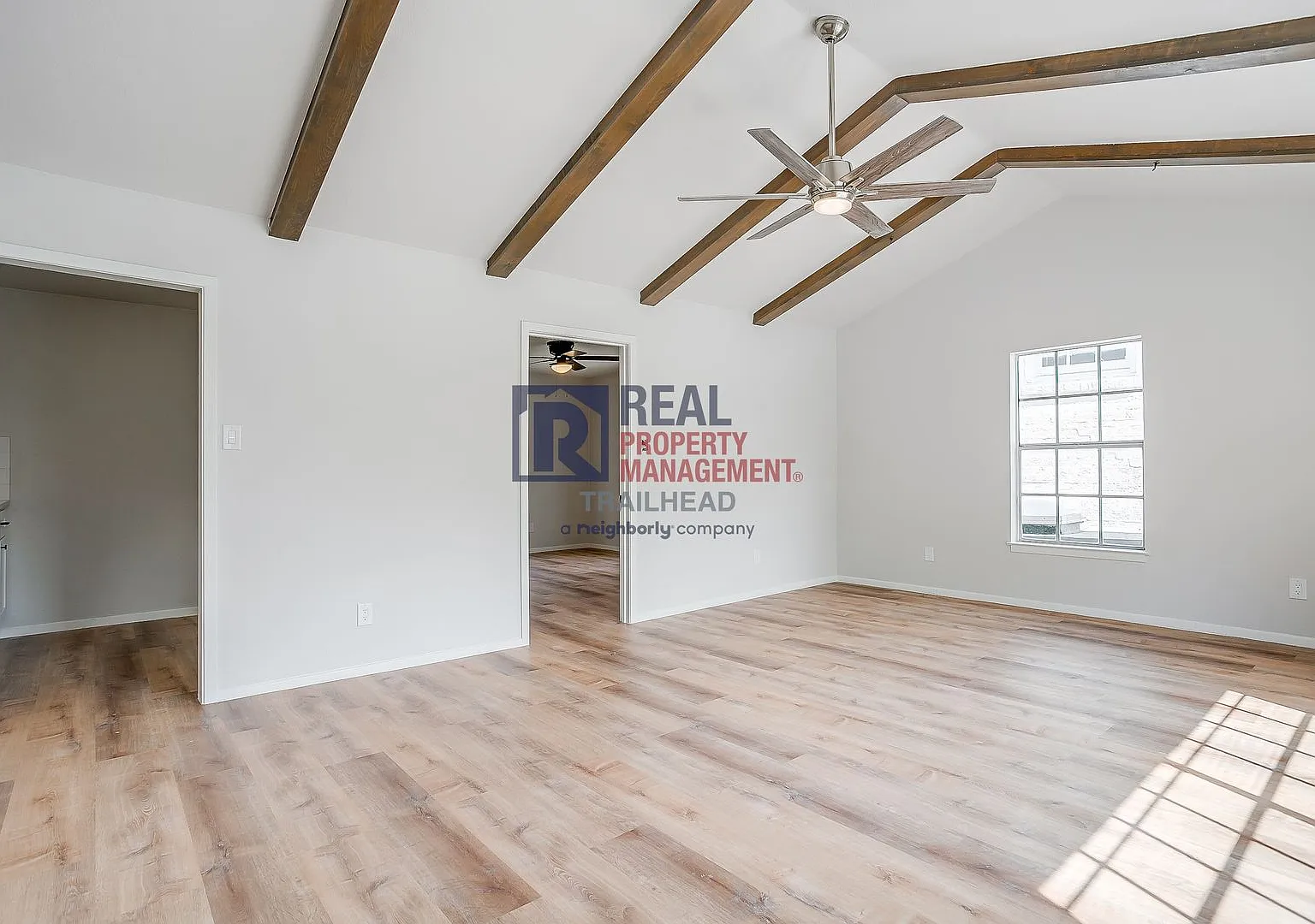 Stylish 1 Bed 1 Bath - Great Location — Photo 4