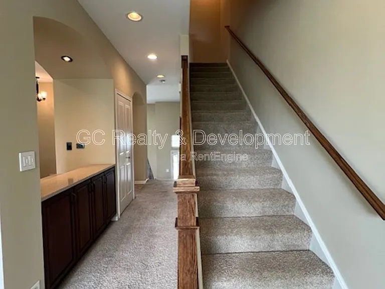 498 Grosvenor Ln — Photo 15