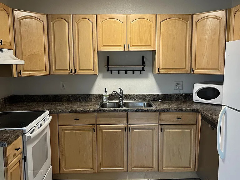 643 Swenson Ave #6 — Photo 5