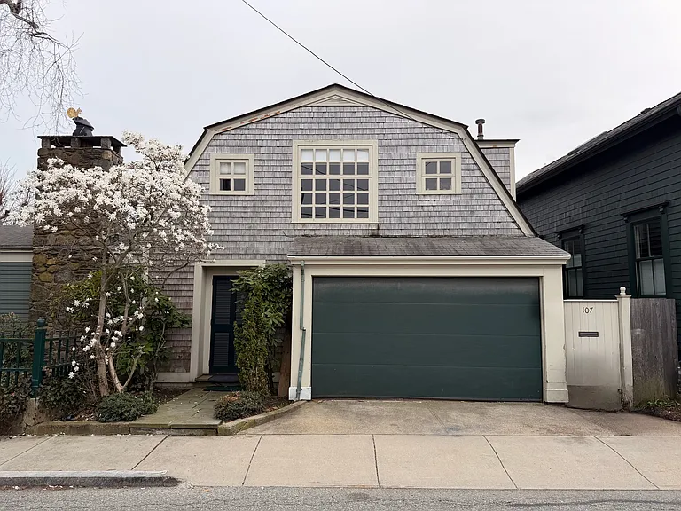 107 John St — Photo 1