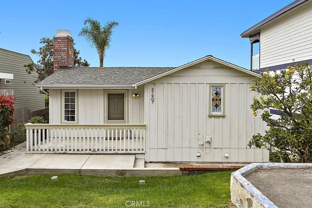 3 bed, 1359 sqft, $5,995 — Photo 2