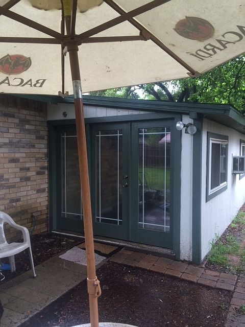 Side enterance