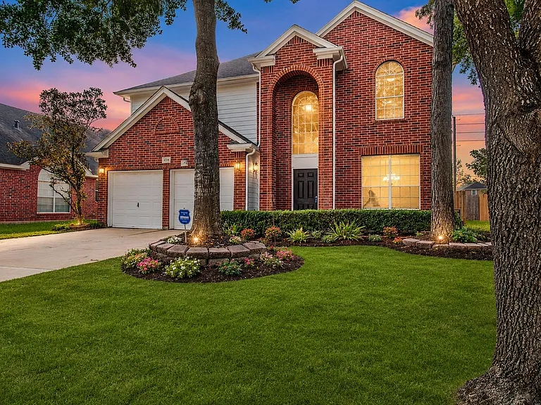 419 Thorpe Springs Dr — Photo 2