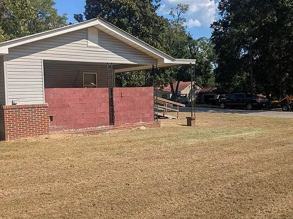 244 West Ave, Notasulga, AL 36866