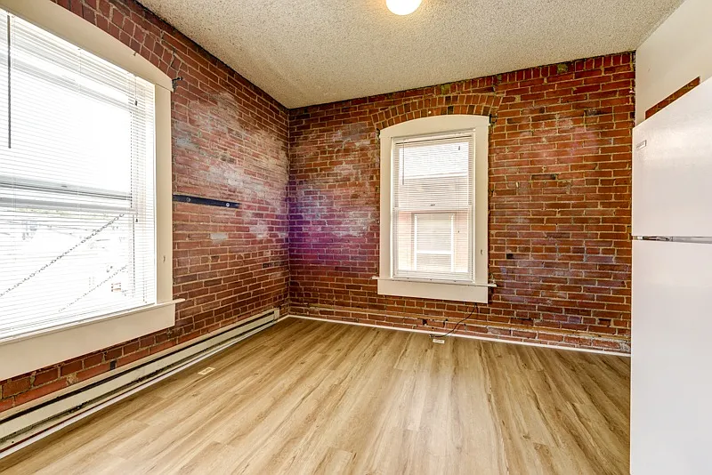 1235 Pennsylvania Ave. #5 Living Room