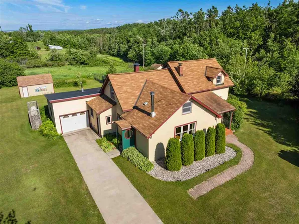10970 Burnett Rd, Charlevoix, MI 49720
