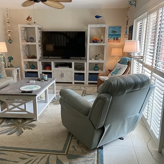 825 Center St #13C — Photo 5