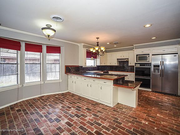 4th image of 8000 Bedwell Pl