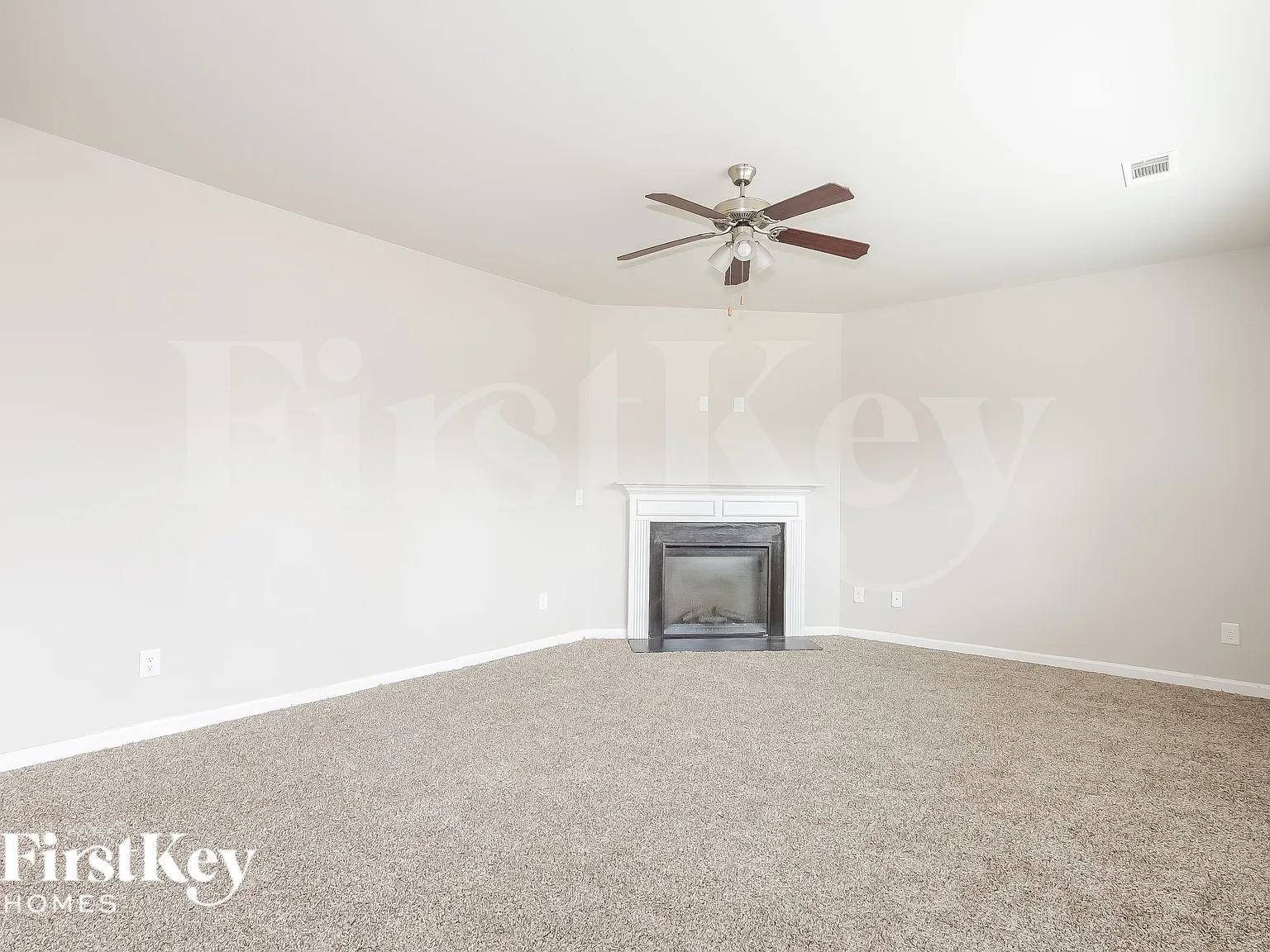 3 bed, 2.5 bath, 2444 sqft, $2,280 — Photo 3